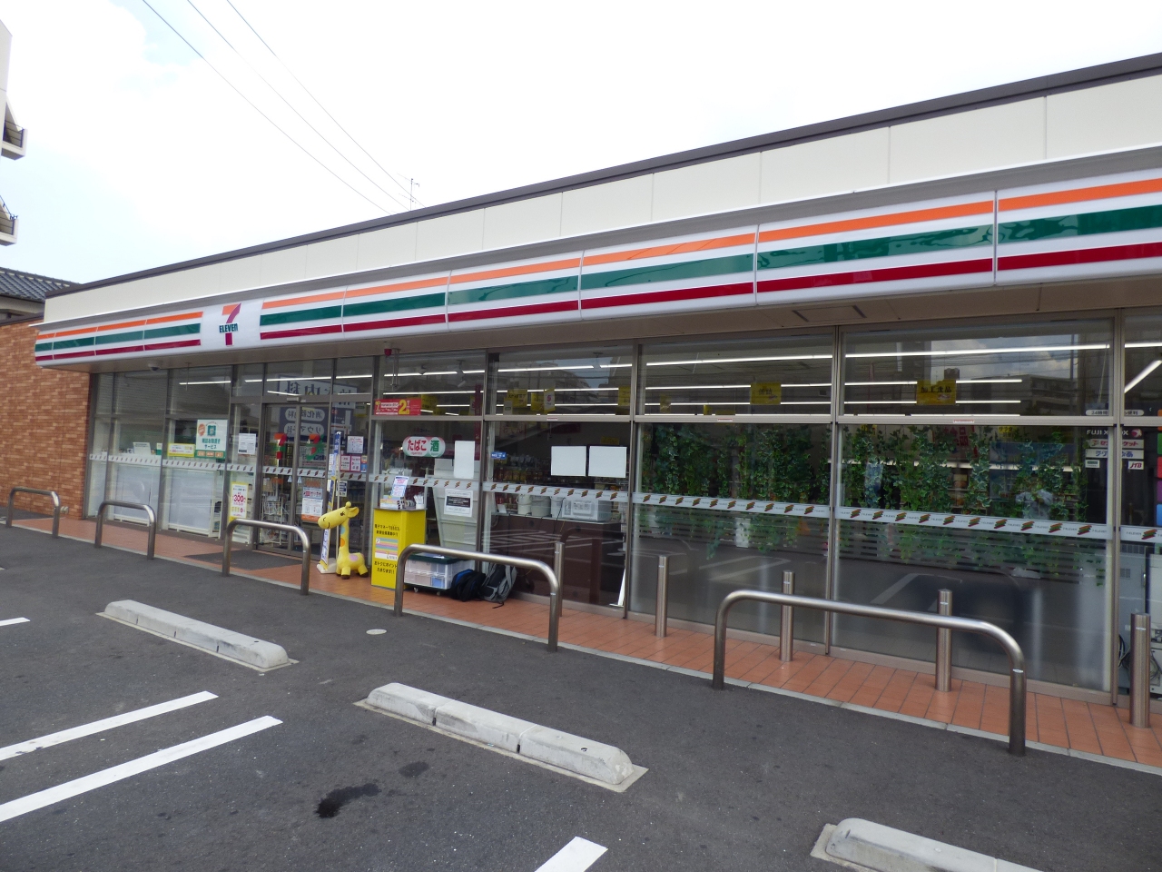 スタンフォード コンビニ