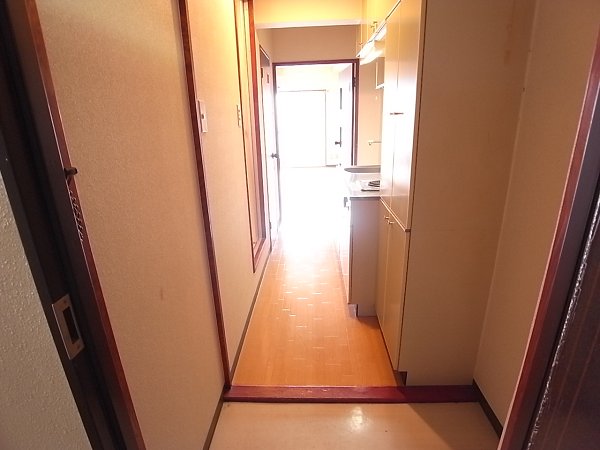 キャステール片野 玄関
