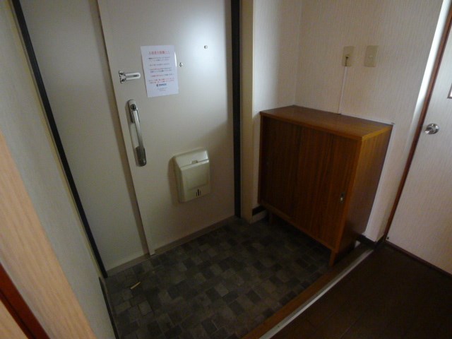 緑光苑マンション 玄関