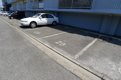 ホワイトキャッスル今池Ⅱ 駐車場