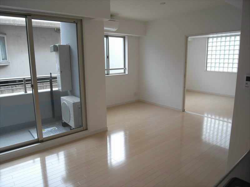 ＩＯＭスクエアー リビング