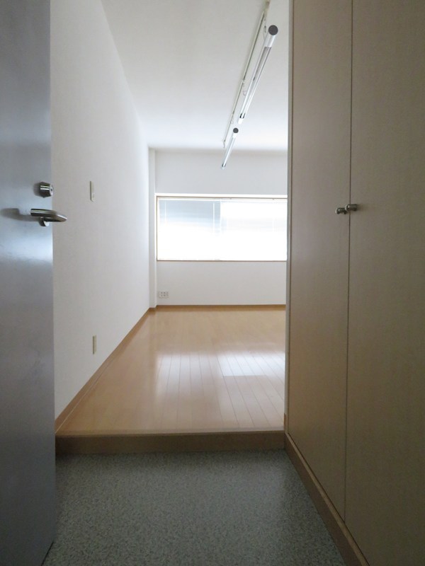 石川ビル 玄関