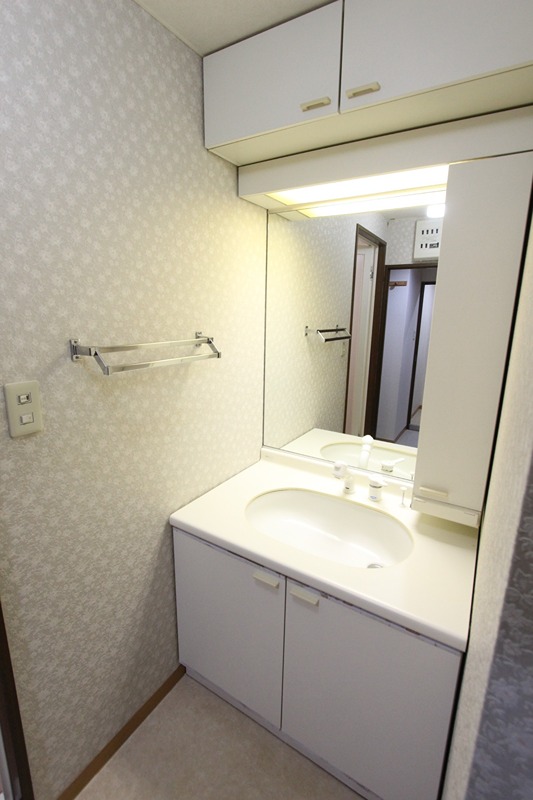 ヴェルビュ上杉 洗面所