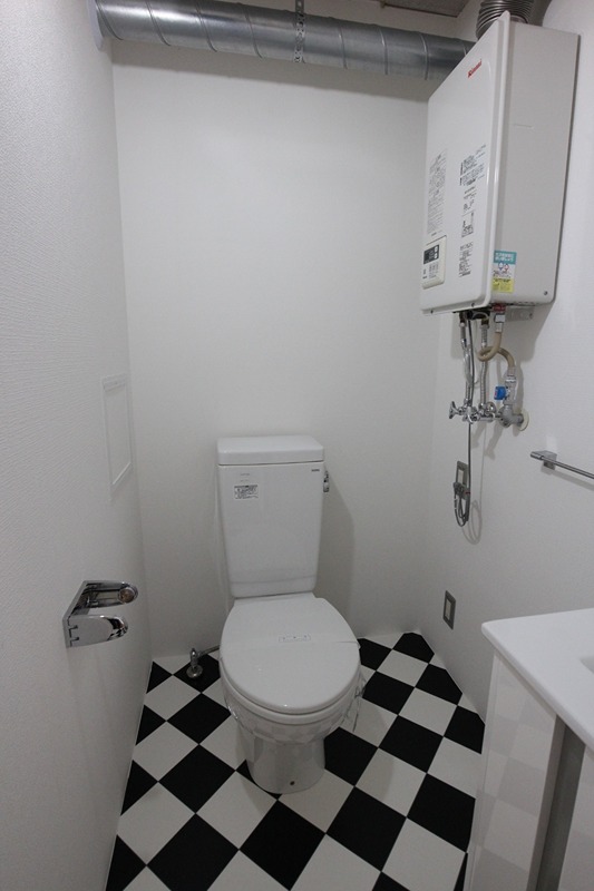ROOMS トイレ