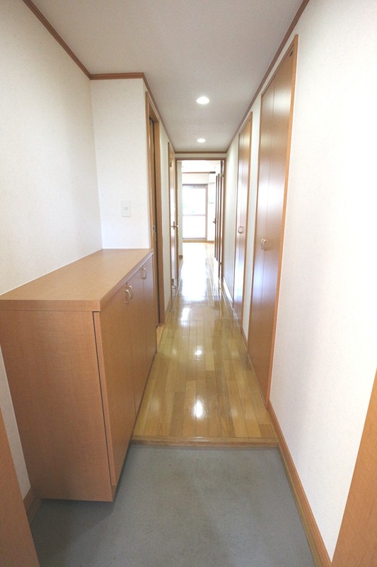 サンワクストリー大和 玄関
