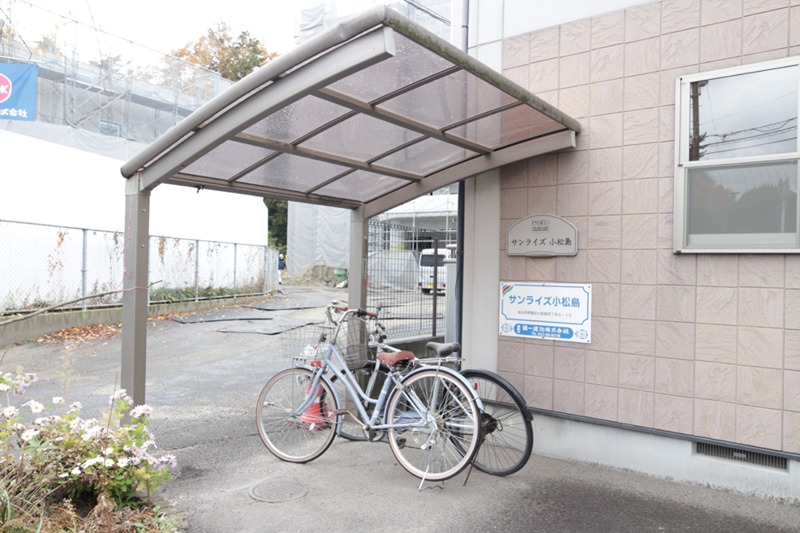 サンライズ小松島 駐車場