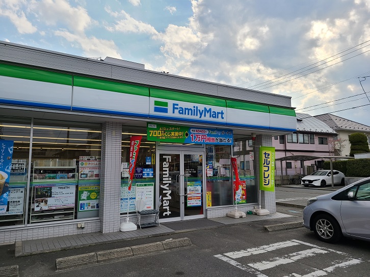 コーポモルゲンロート コンビニ