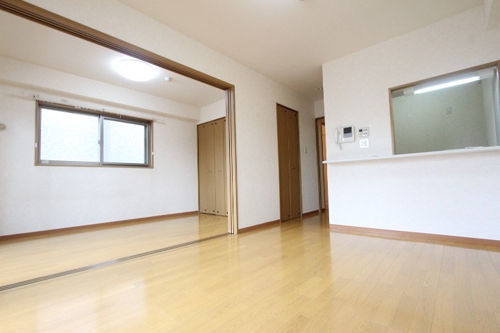 サンプラザ志波町 リビング