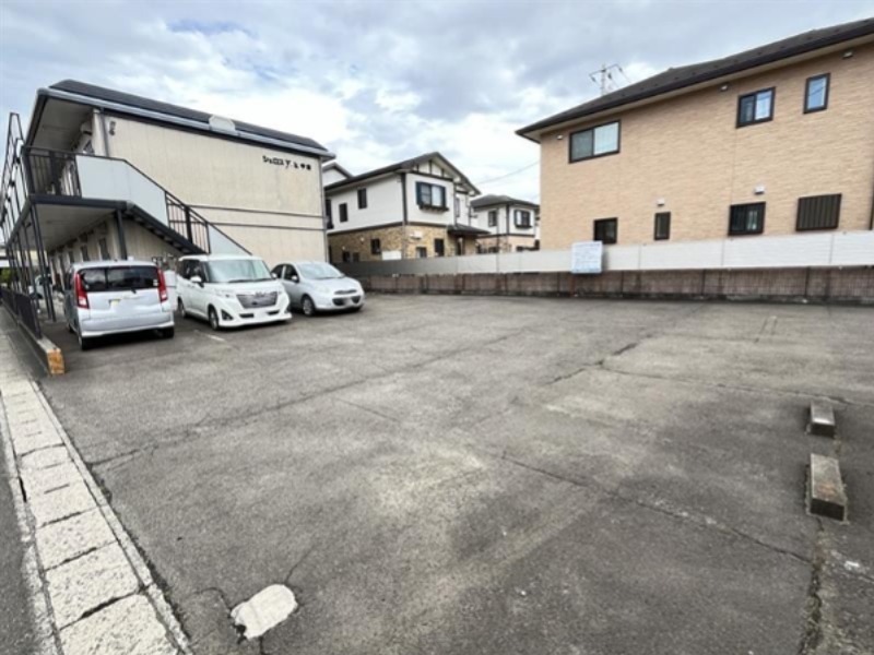 シェロスY・K中倉 駐車場