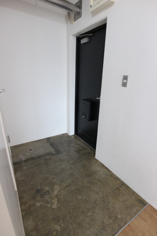 ROOMS（防音ルーム） 玄関