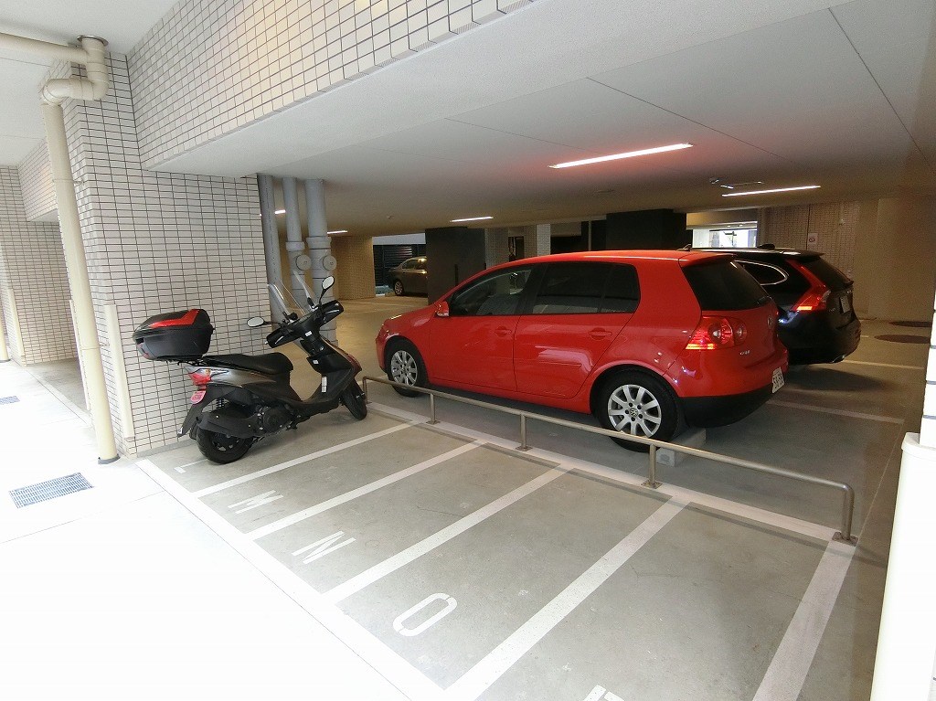 セイル淀屋橋  駐車場