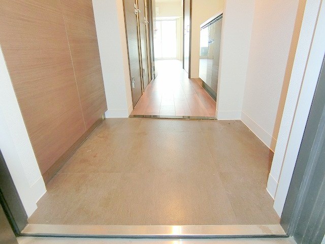 セイル淀屋橋  玄関