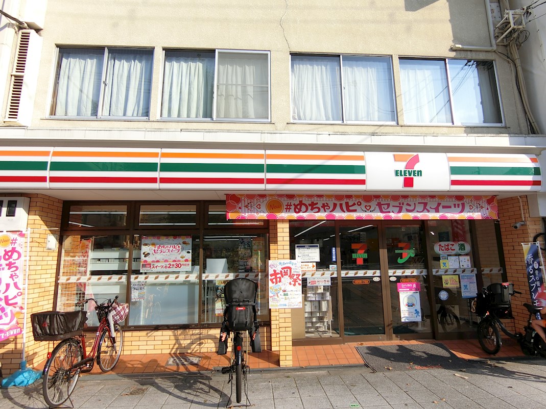 セオリー大阪ハーバーDOOR コンビニ