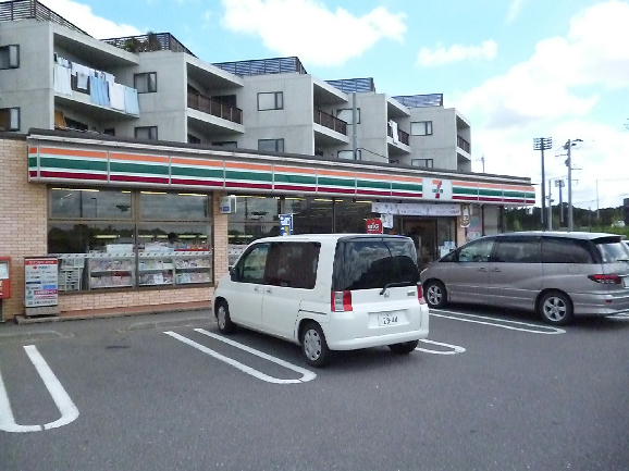 フレーシアフロール松ヶ丘 コンビニ