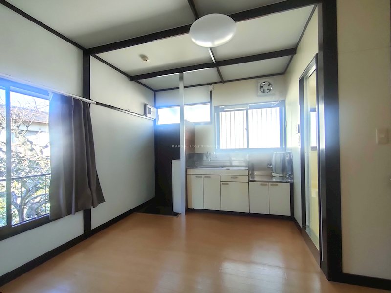 DKにも窓があります。 森荘 リビング