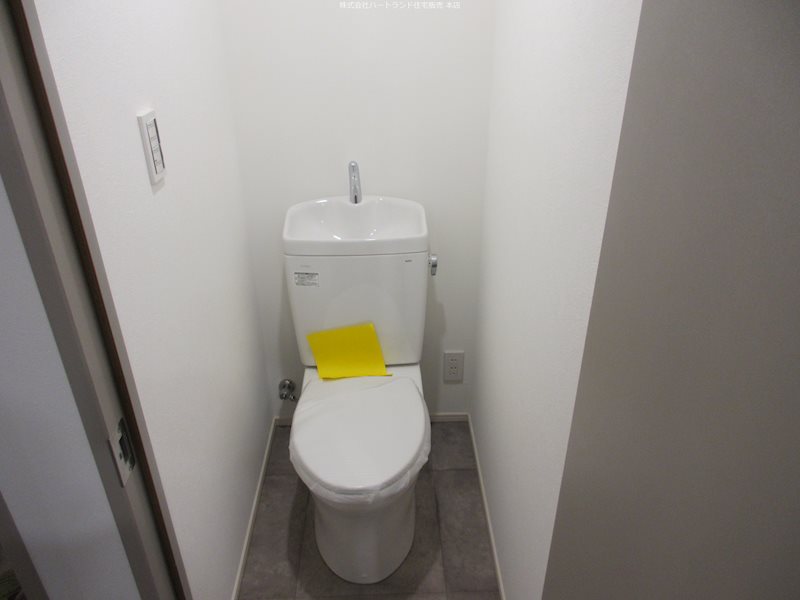 トイレ AXIS BTビル ベランダ