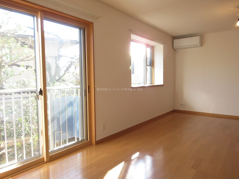 ライラックメゾネット（タウンハウス） 玄関