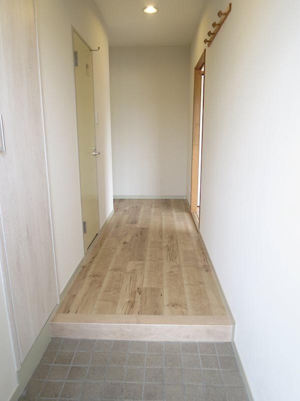 サンシャイン二本木 玄関