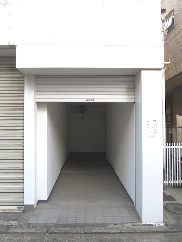 鈴木ビル 玄関