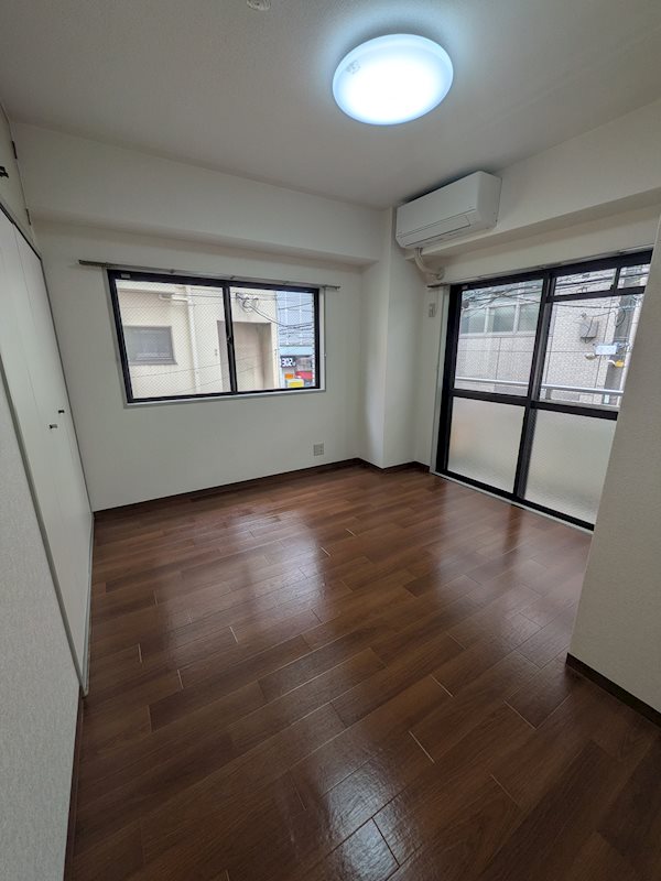 第２ニューツルミビル リビング