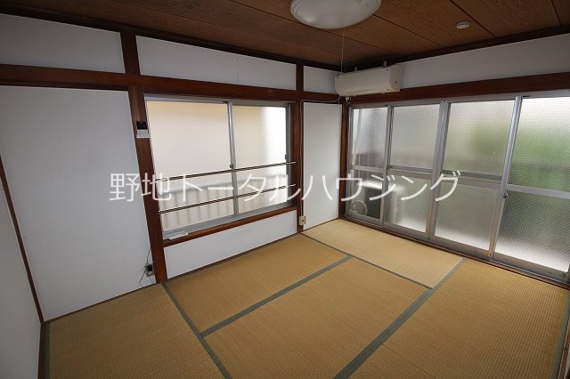 ベッドルーム