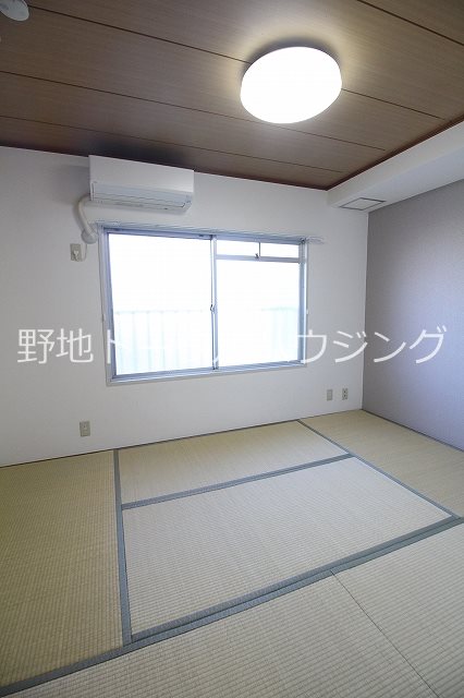 ベッドルーム