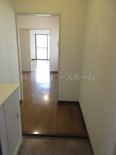 澤崎ビル 玄関
