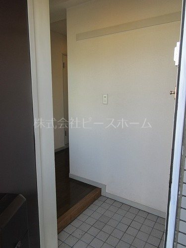 エースCity 玄関