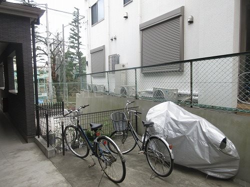 クレール 駐車場