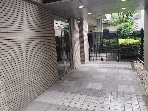 アパートメンツ練馬北町 エントランス