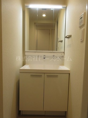 ヴァロータ氷川台 洗面所