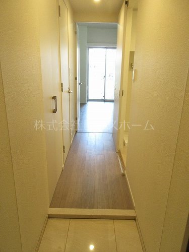 ヴァロータ氷川台 玄関