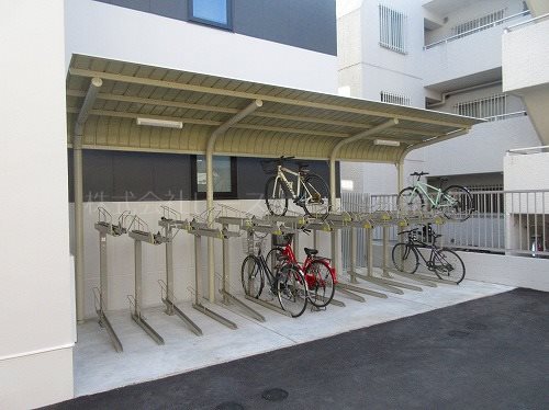 ヴァロータ氷川台 駐車場