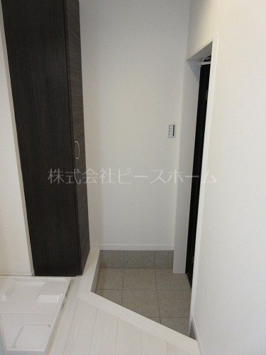 アーベインテラス氷川台 玄関