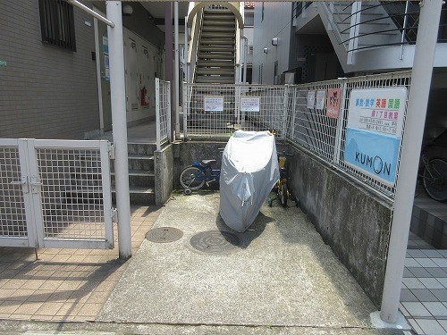 エターナル錦 駐車場