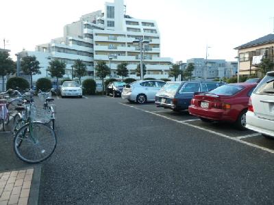ドルチェ赤堤 駐車場