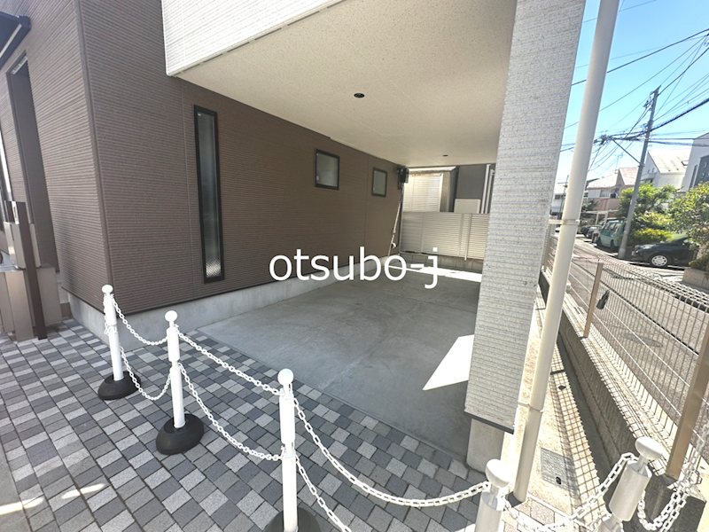 経堂２－１２－１３戸建 駐車場