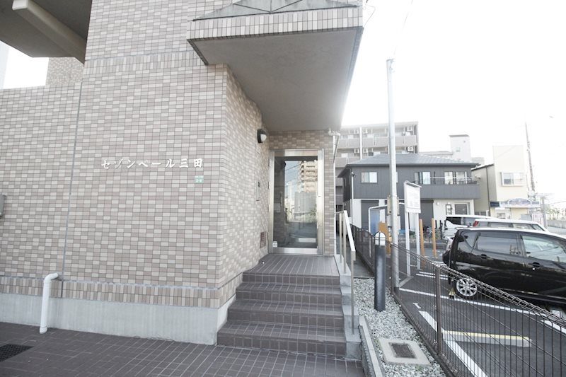 セゾンベール三田 エントランス