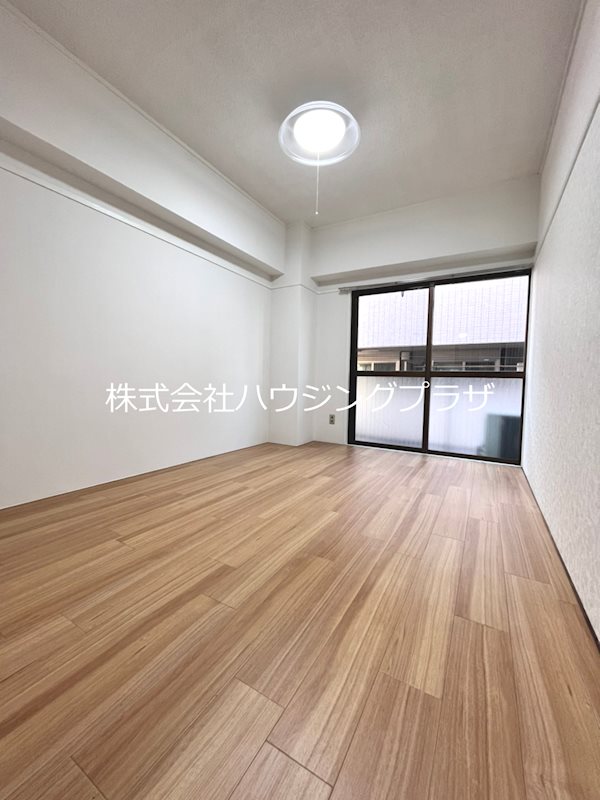 丸加ビル ベッドルーム