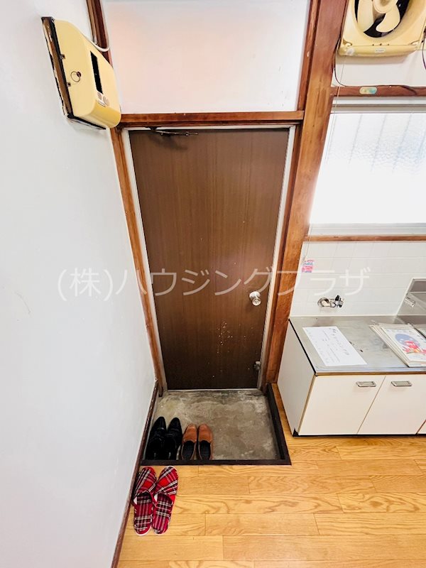 クヌギアパートメント 玄関