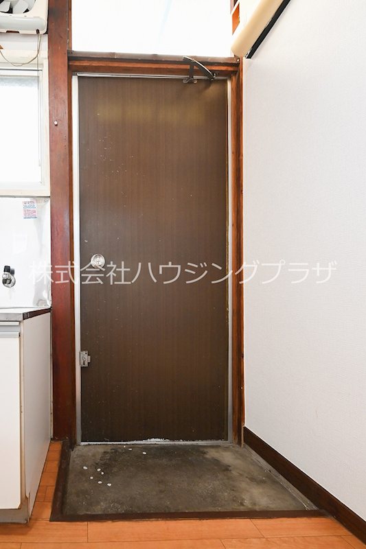 クヌギアパートメント 玄関