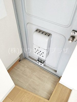 日新ビル 玄関