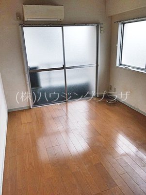 日新ビル ベッドルーム