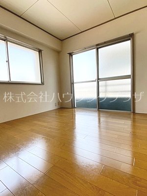 日新ビル ベッドルーム