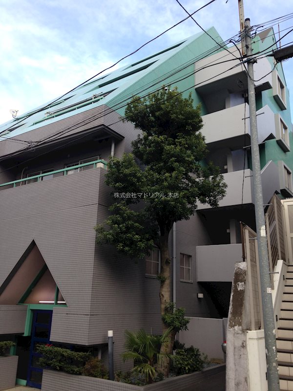 ヴェルドール芳花園  205号室 外観