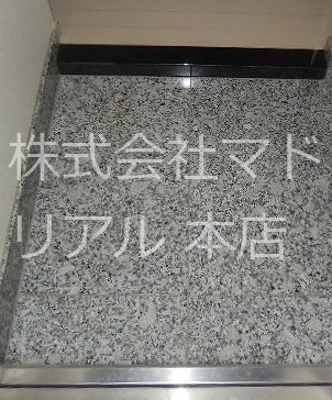 グラントゥルース大森プレミオ   玄関