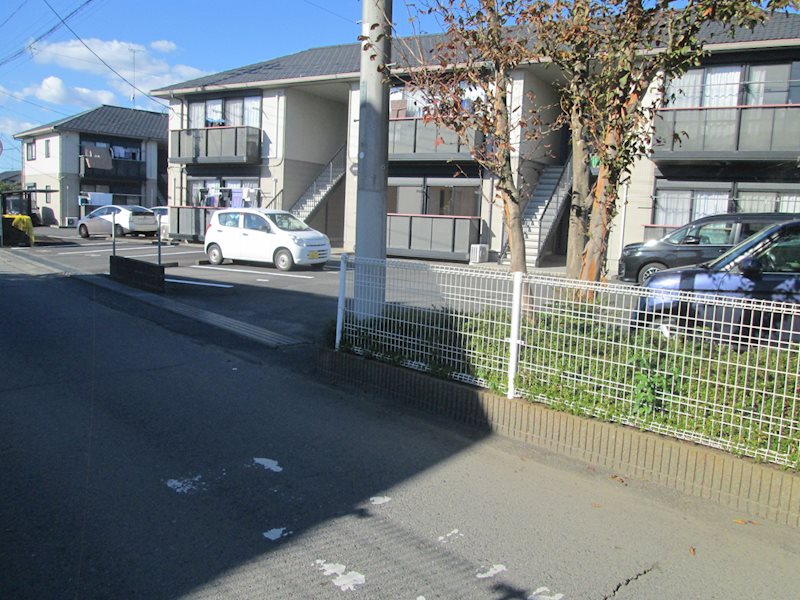 セントラルハイツB棟 駐車場
