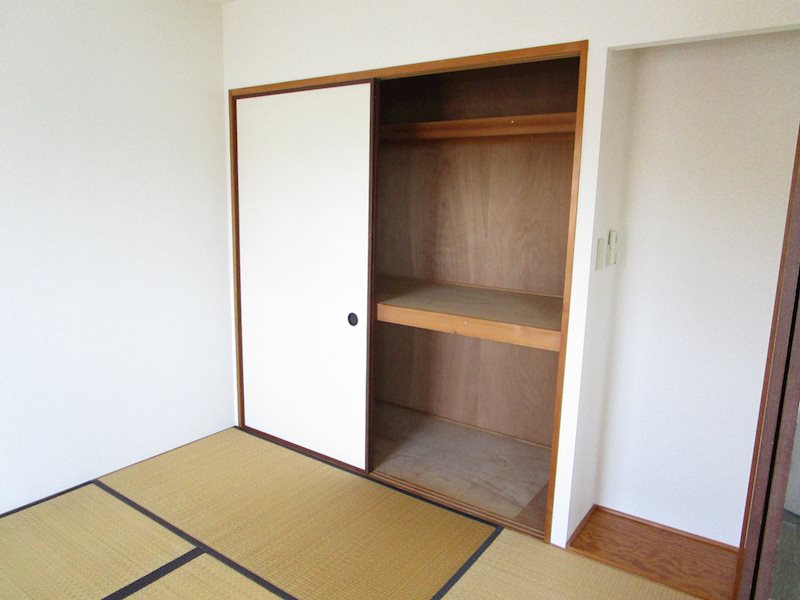 オークパレス弐番館 収納