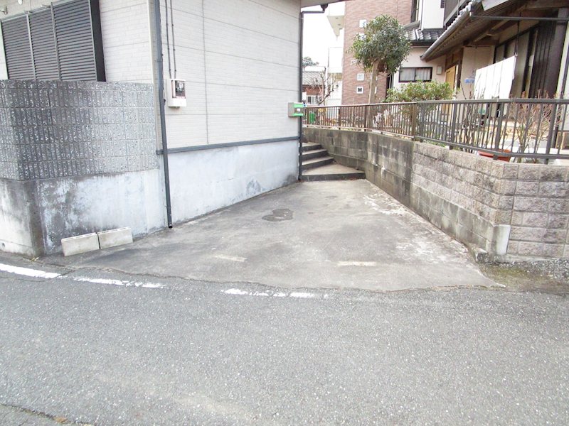 村山住宅 駐車場
