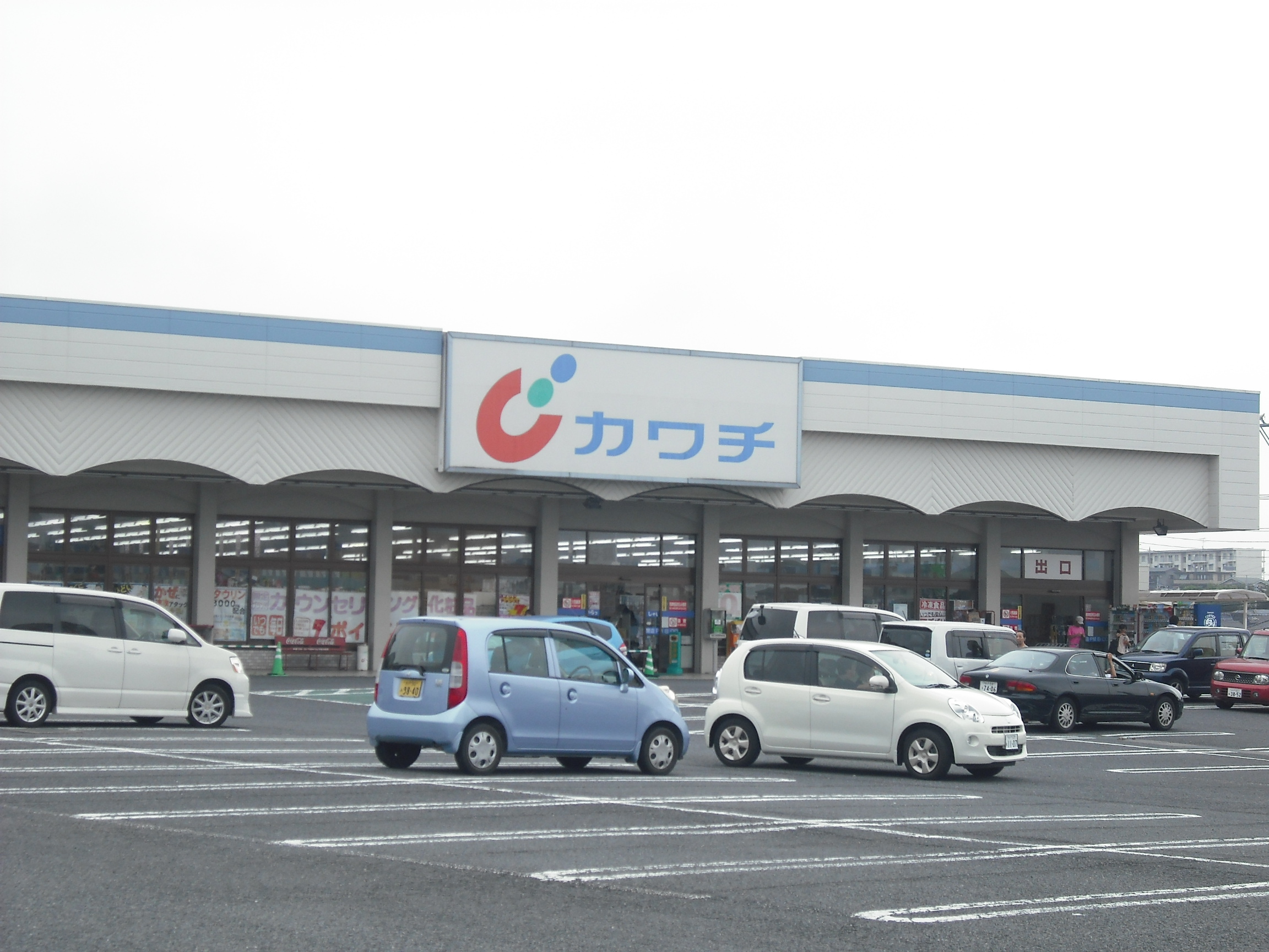ベイサージュＢ ドラッグストア